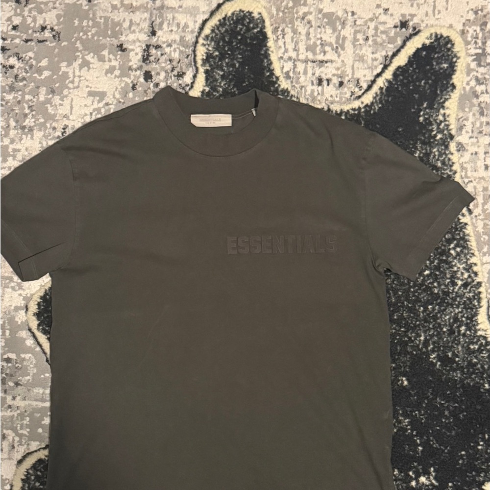 Dark green Essentials tee